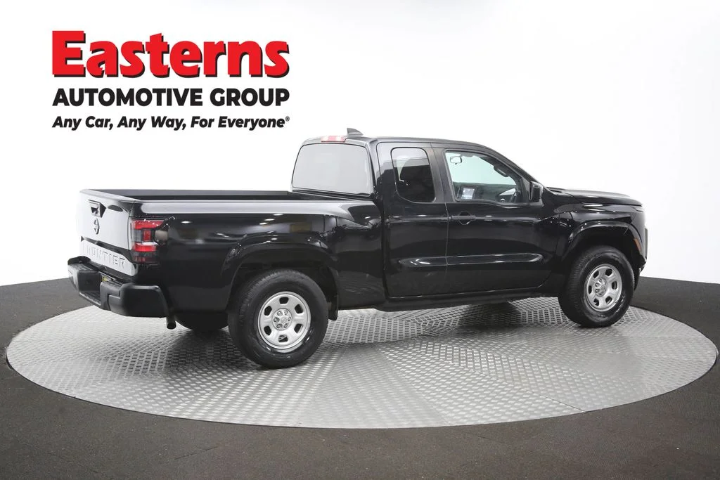 Used 2022 Black Nissan S image 40