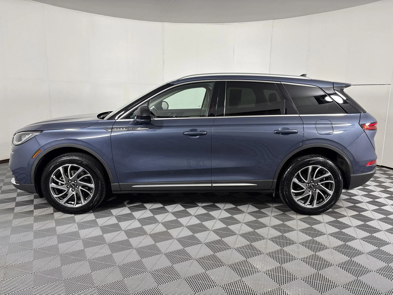 Used 2022 Ocean Drive Blue Metallic Tinted Clearciat Lincoln Standard image 15