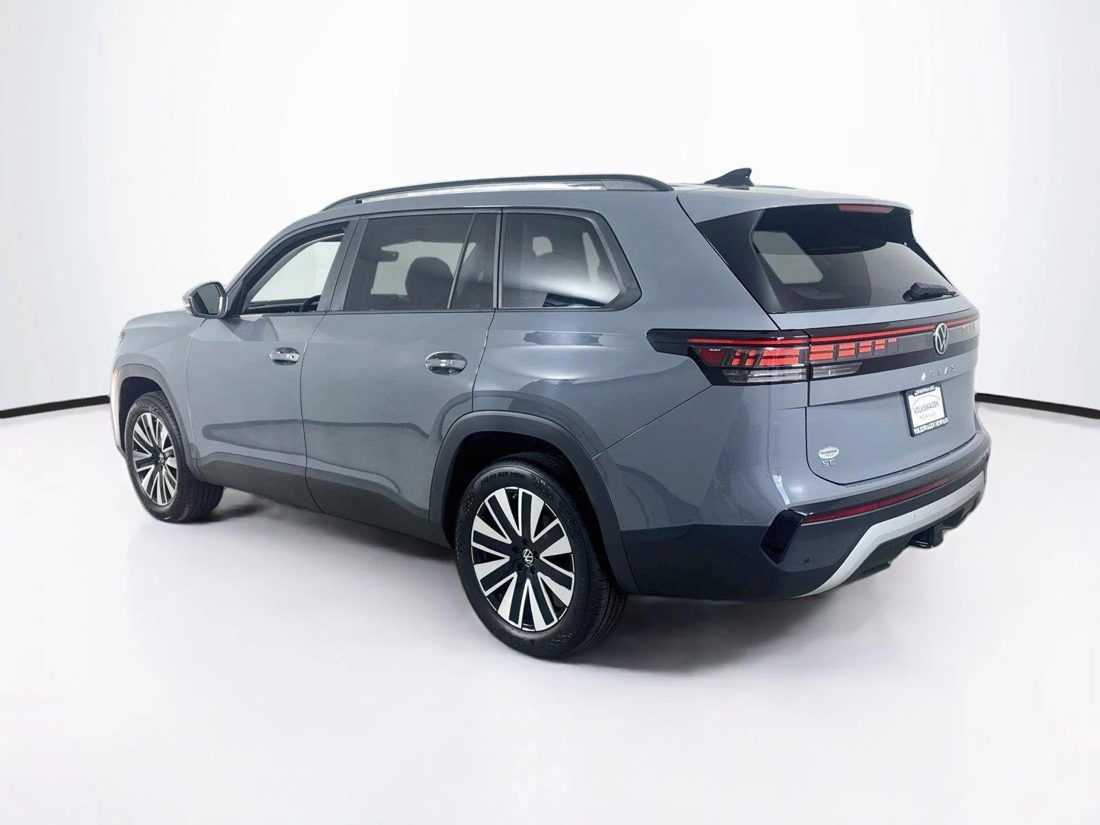 New 2027 Pure Gray Volkswagen SE w/Technology image 7