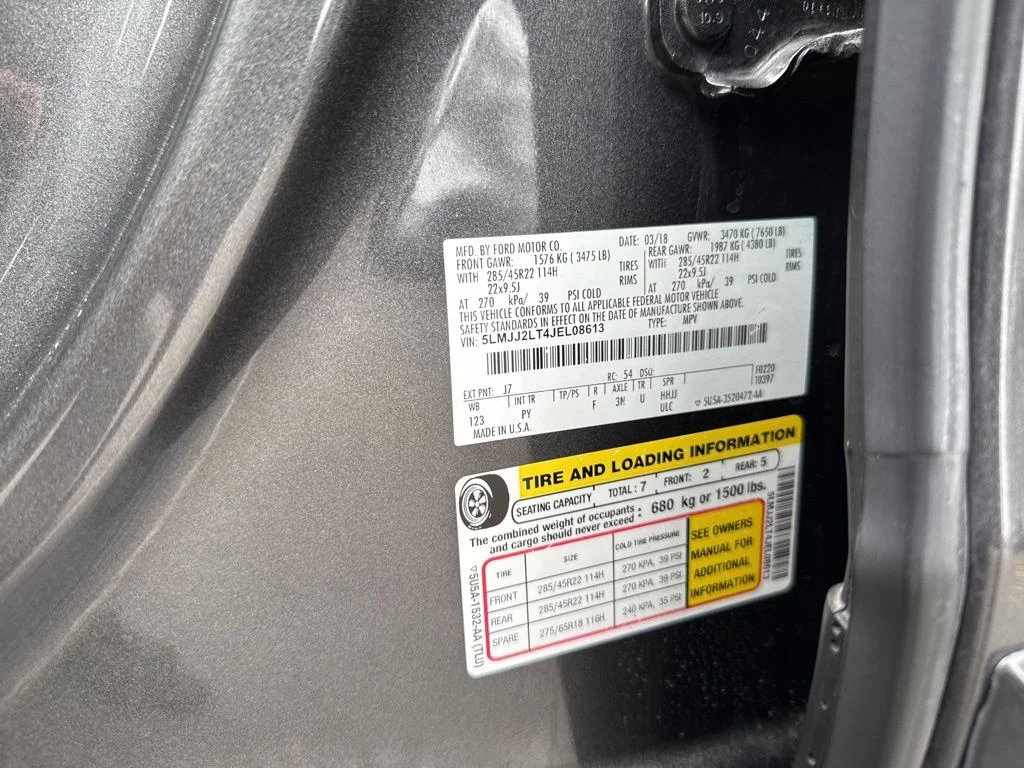 Used 2018 Gray Lincoln Reserve image 13