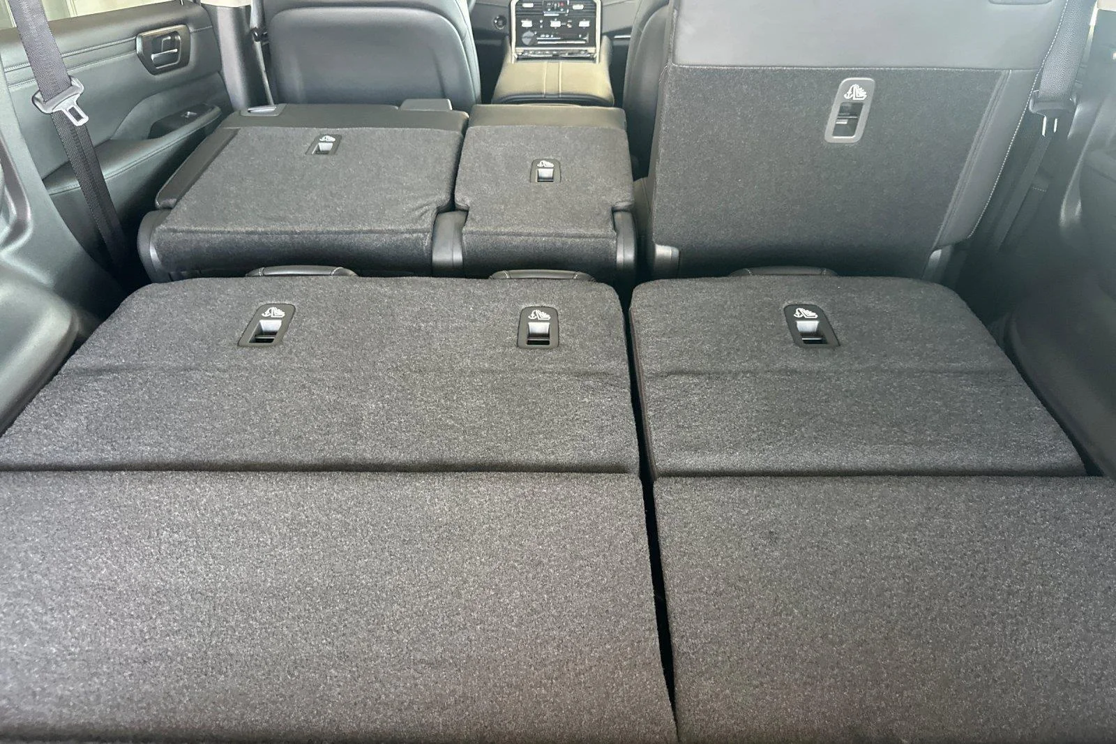2026 Nissan Armada SV - Photo 15