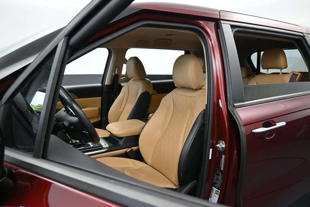 Used 2024 Flare Red Kia LX image 9