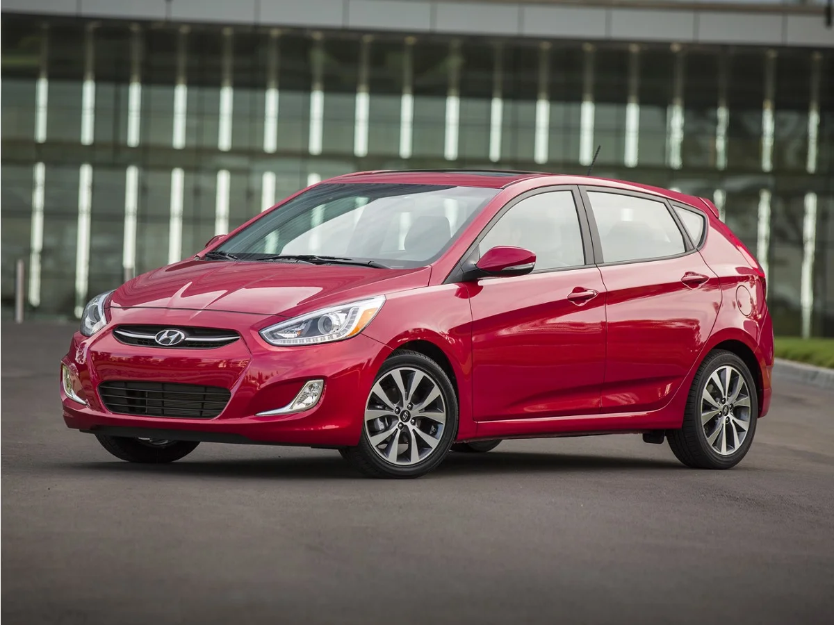 Used 2016 Black Hyundai SE image 1