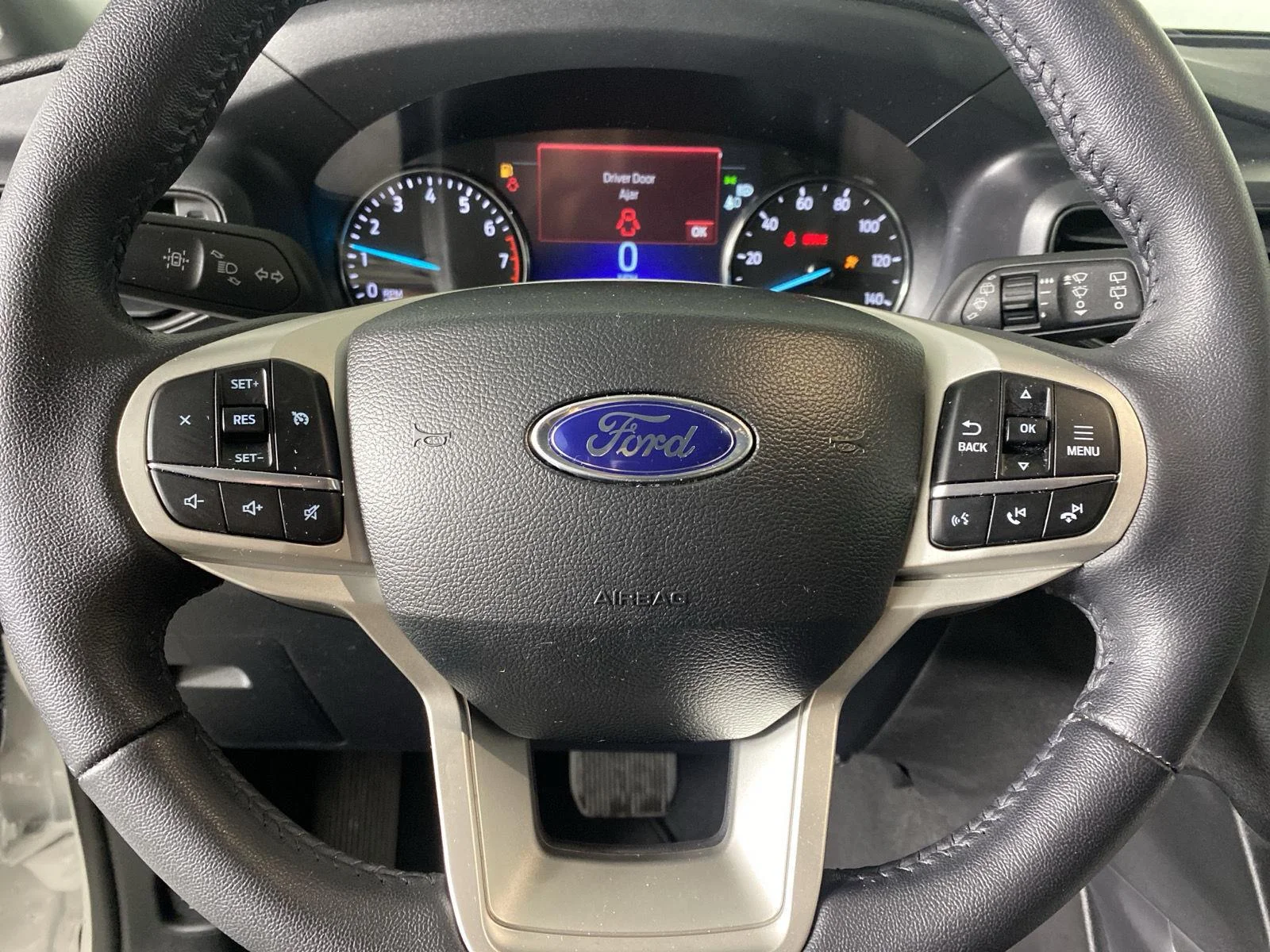 Used 2024 Star White Metallic Tri-Coat Ford XLT image 14