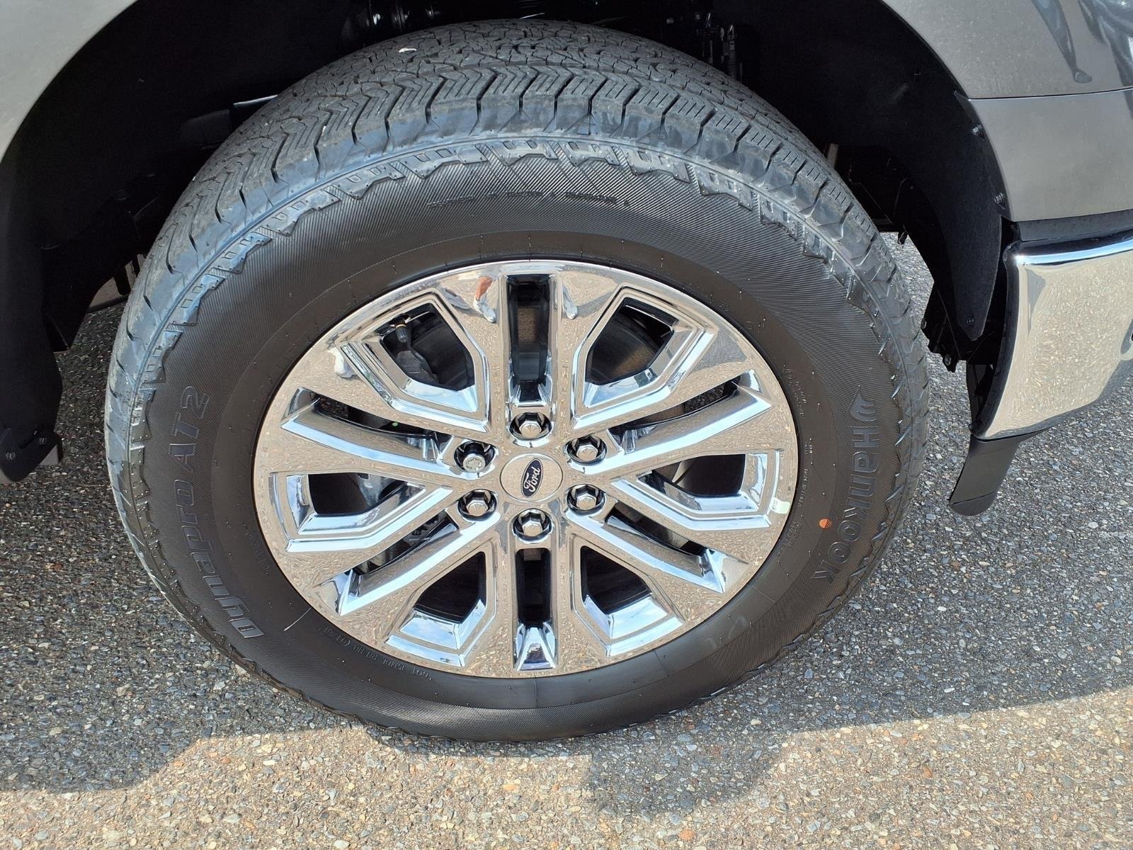 New 2026 Carbonized Gray Metallic Ford Lariat® image 14