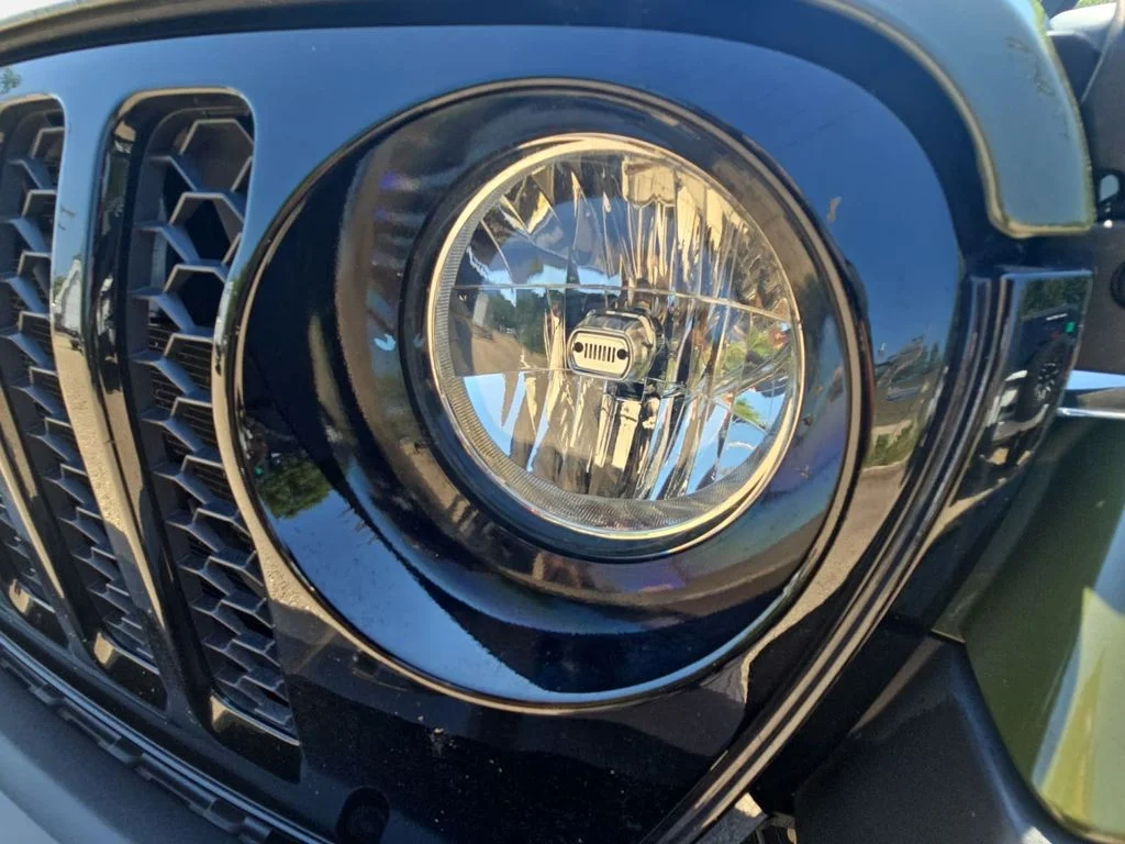 Used 2023 Green Jeep Willys image 29
