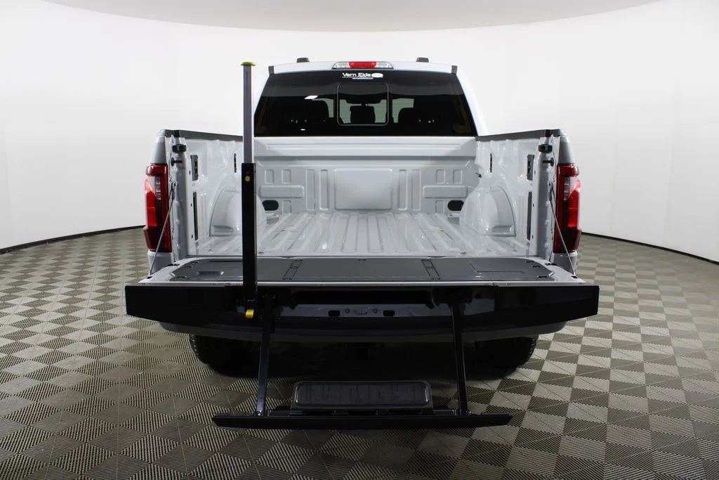 New 2026 Avalanche Ford XLT image 7