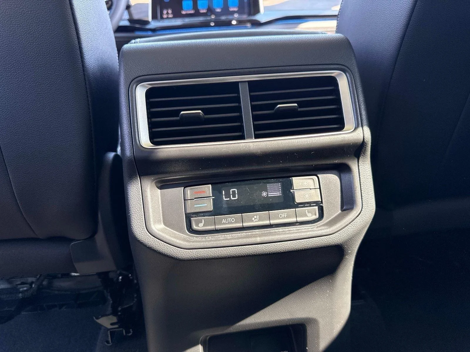 2026 Volkswagen Atlas SEL Premium R-Line - Photo 17