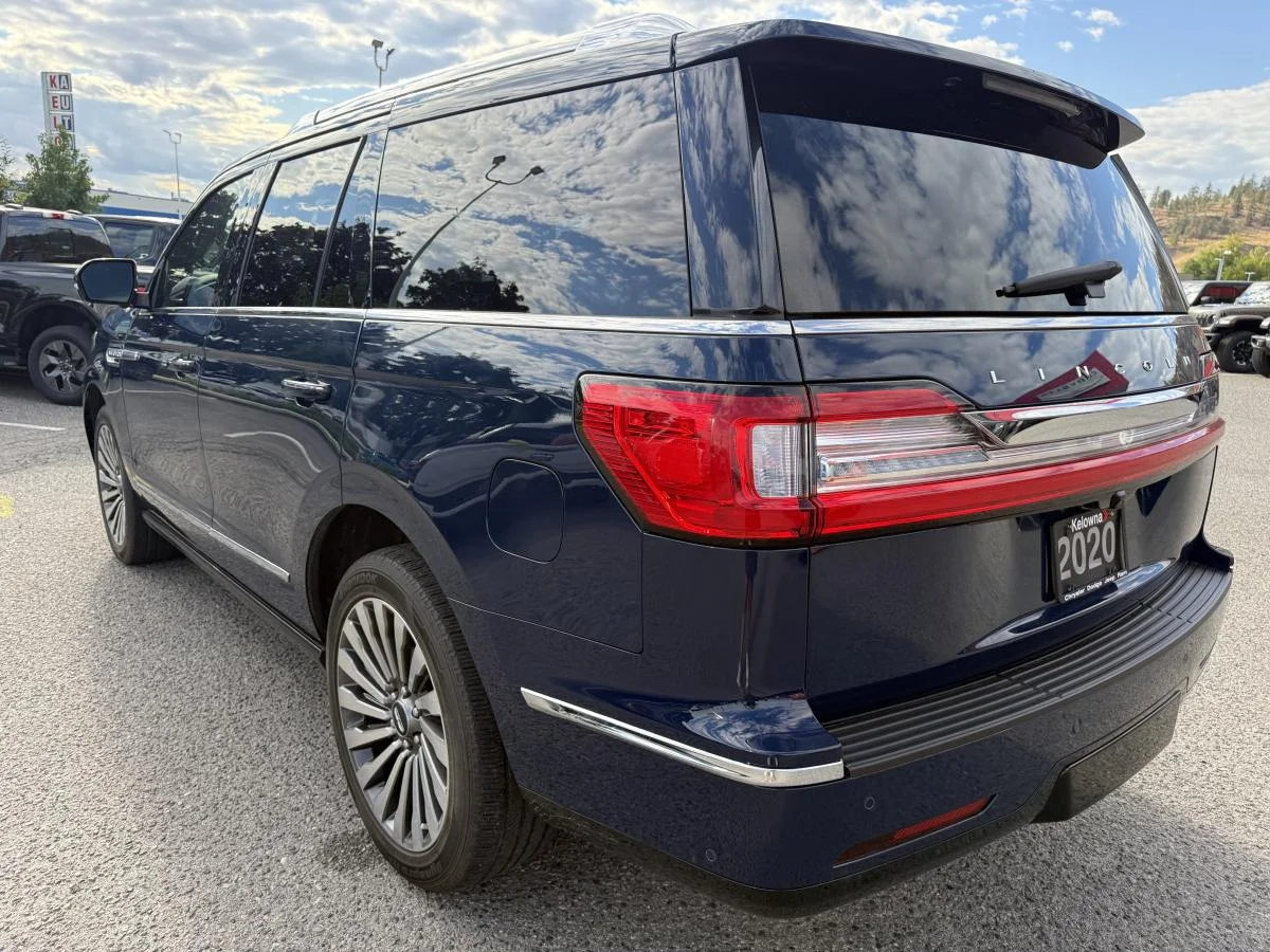 Used 2020 Blue Lincoln Reserve image 4