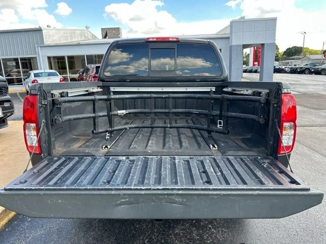 2015 Nissan Frontier SV - Photo 9