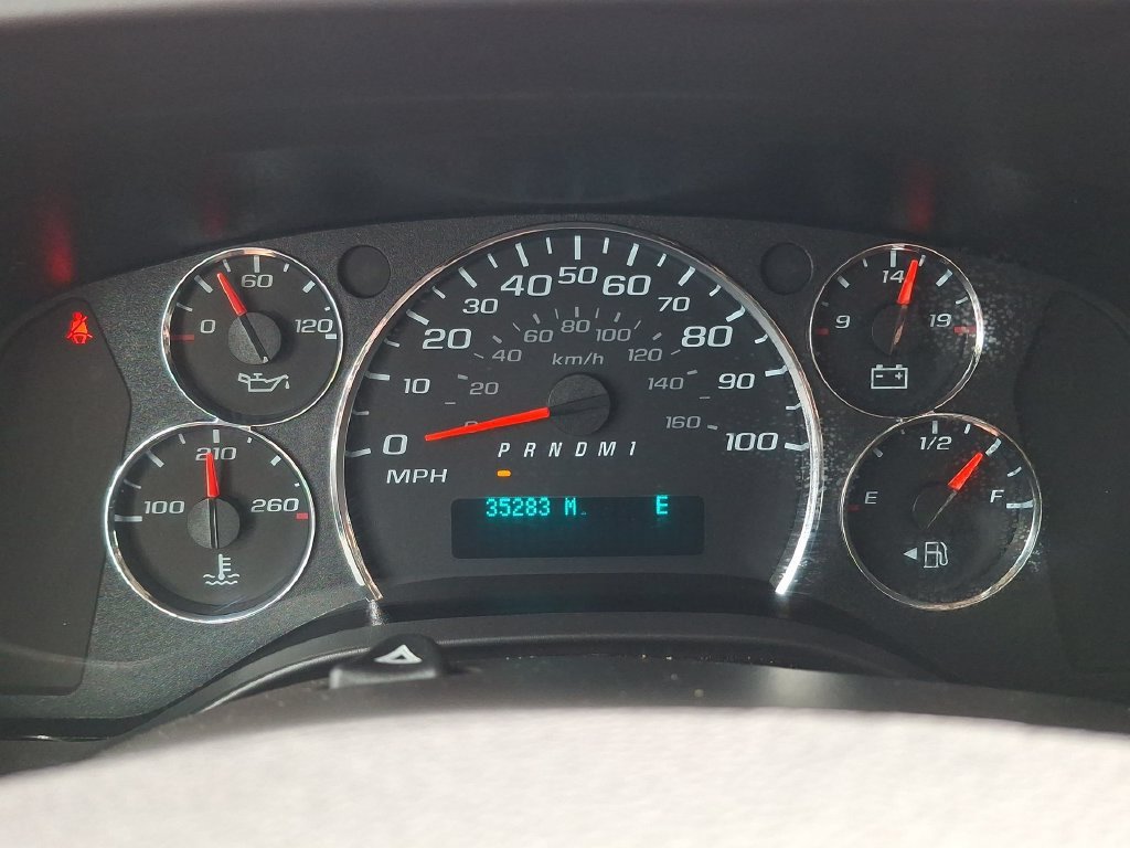 2025 Chevrolet Express Passenger LT - Photo 10