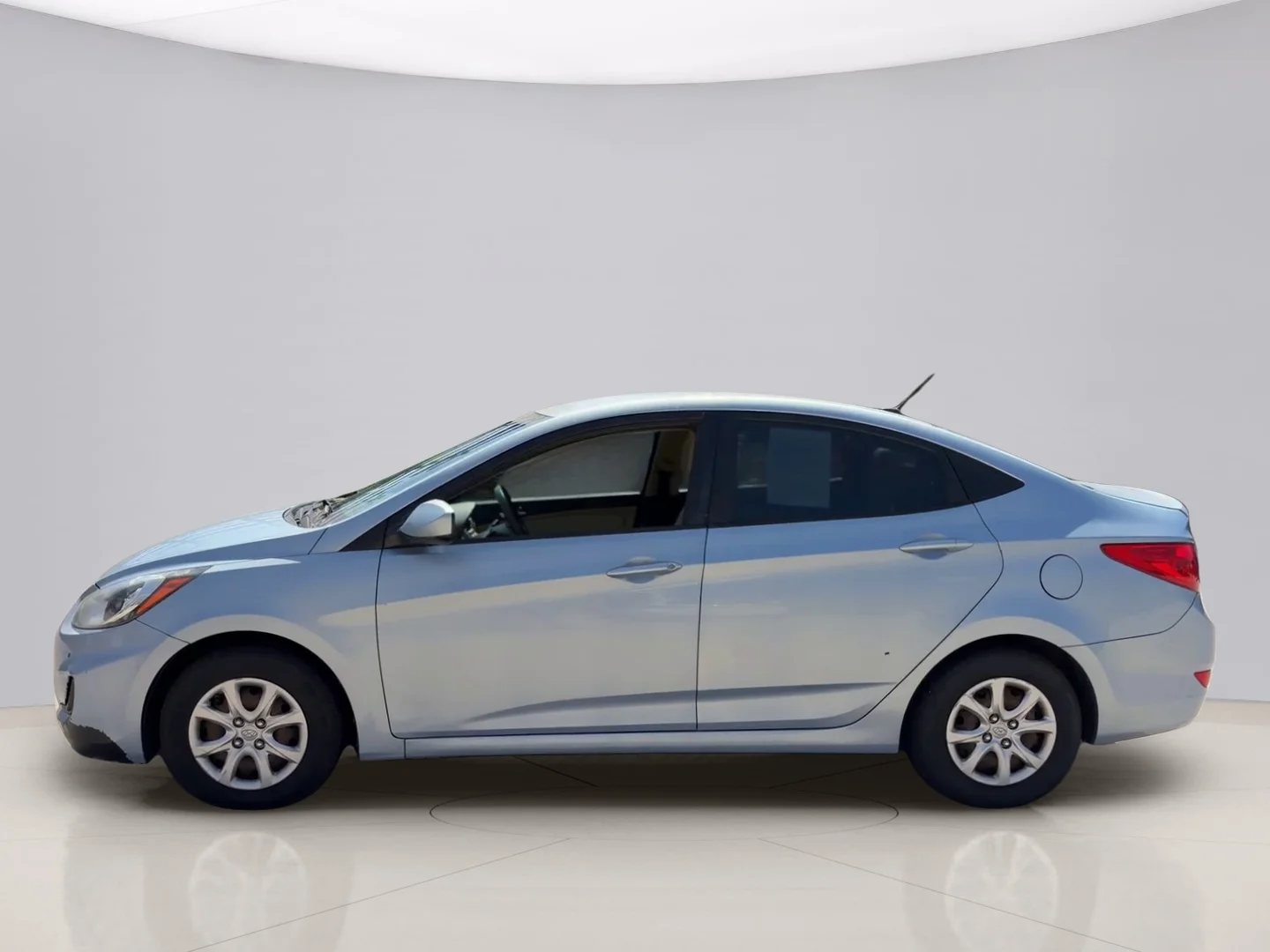 Used 2013 Blue Hyundai GLS image 2