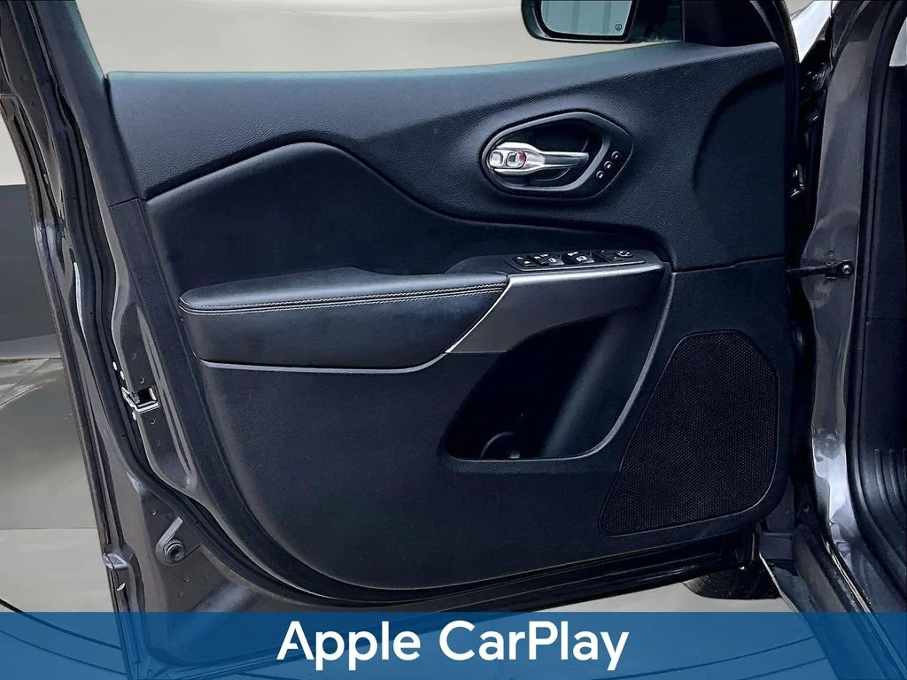 Used 2019 Gray Jeep Limited image 24