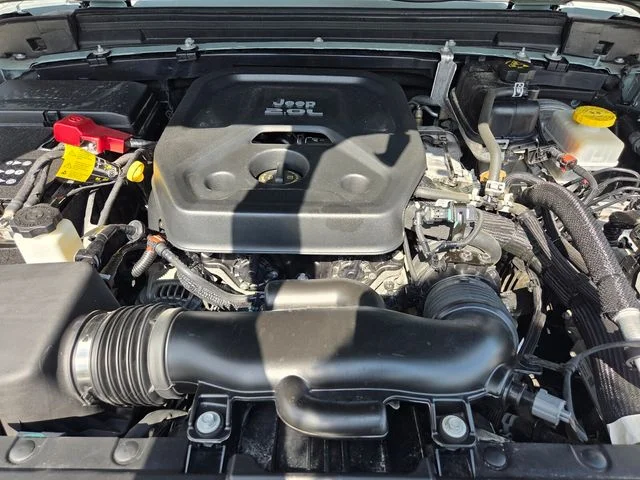 Used 2023  Jeep Sport image 26