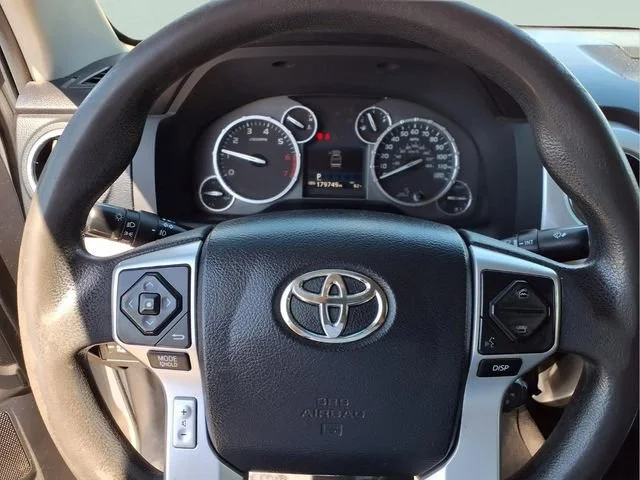 Used 2015  Toyota SR5 image 10