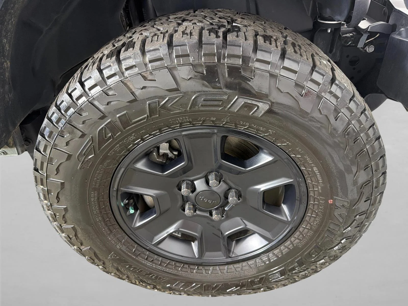 Used 2024 Green Jeep Sahara image 12