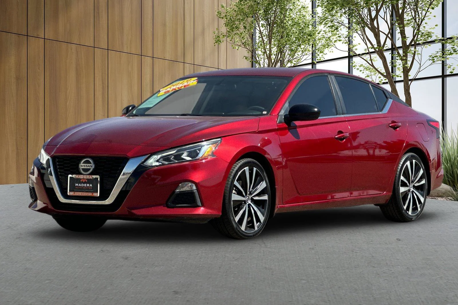 Used 2019 Red Nissan 2.5 SR image 8