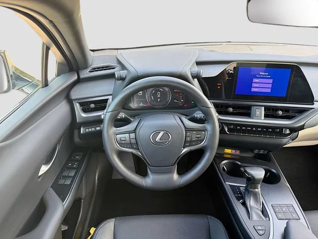 Used 2023 White Pearl Lexus UX 250h Premium image 17