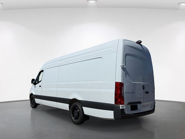 New 2026 Arctic White Mercedes-Benz Cargo 170 WB image 5