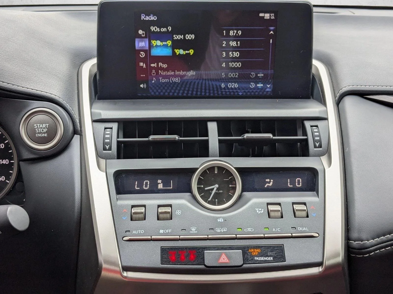 2021 Lexus NX 300 - Photo 13