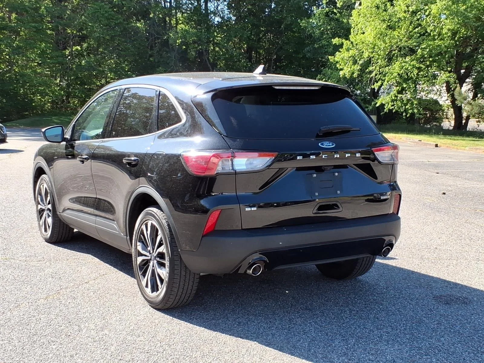 Used 2021 Agate Black Metallic Ford SE Hybrid image 9