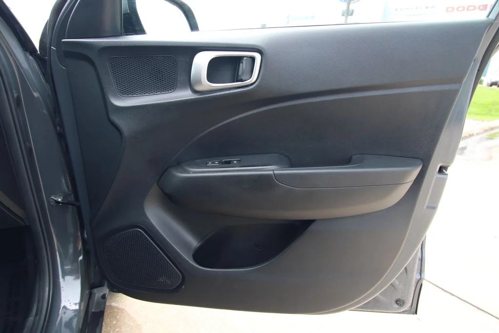 Used 2025 Gray Hyundai SEL image 35