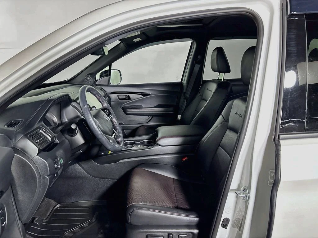Used 2025 White Honda Black Edition image 11