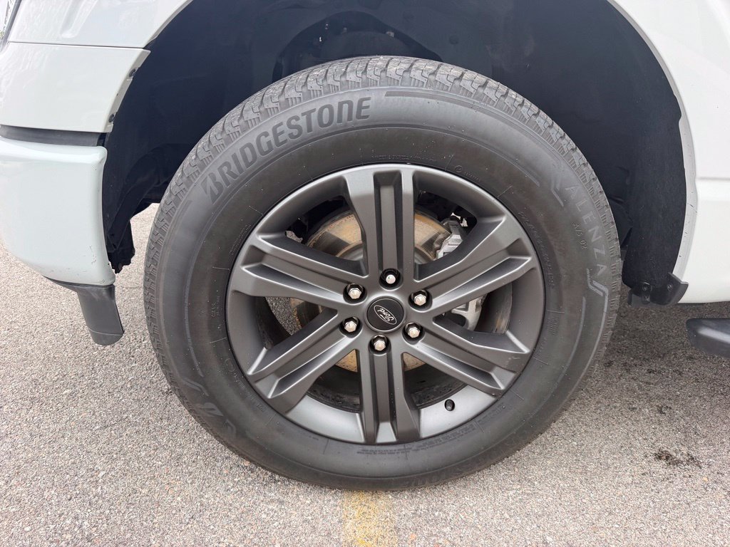 Used 2023 Avalanche Ford XLT image 32