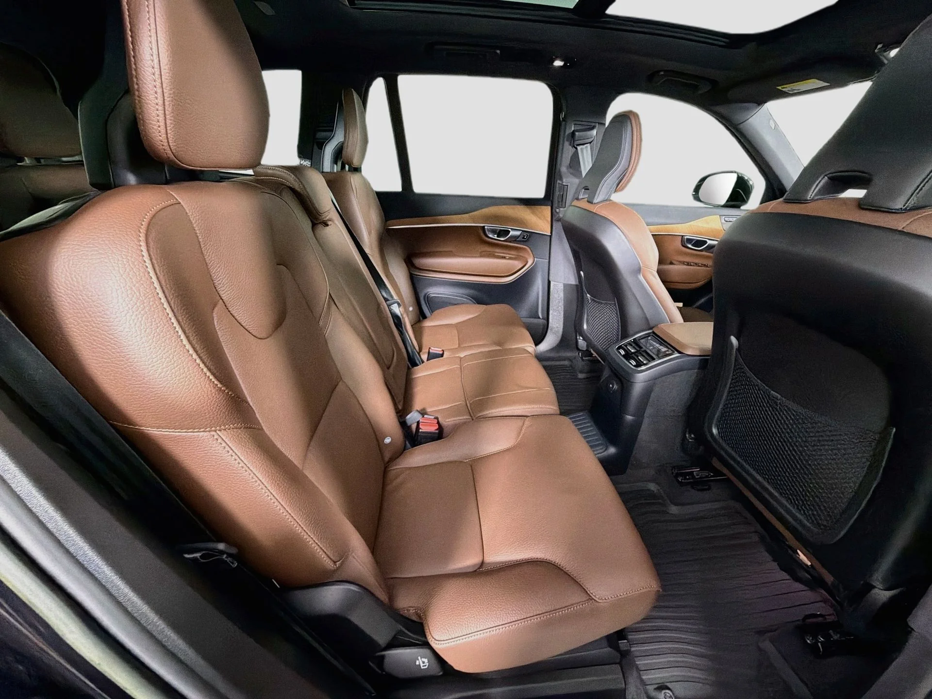 Certified Used 2023 Onyx Black Volvo Plus image 31