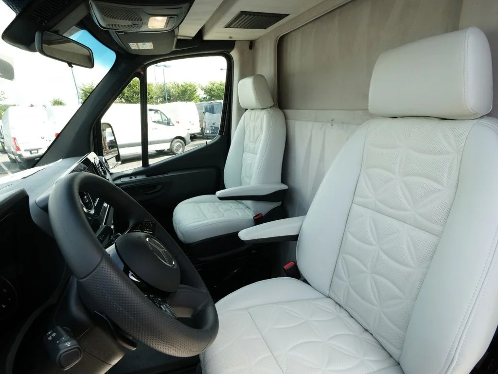 Used 2026 Obsidian Black Metallic Mercedes-Benz Cargo 170 WB image 30