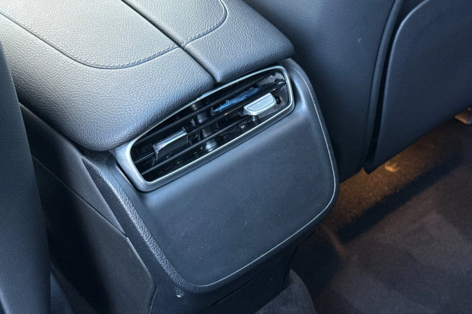 Certified Used 2025 Green Mercedes-Benz 350 SUV image 14