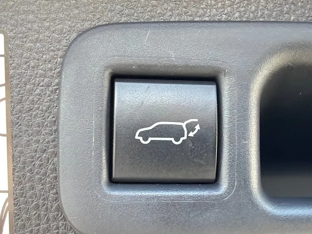 Used 2021 Black Toyota Hybrid Platinum image 19