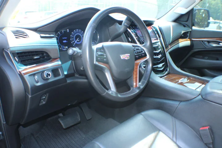 Used 2016 DARK GRANITE METALLIC Cadillac Premium Collection image 8