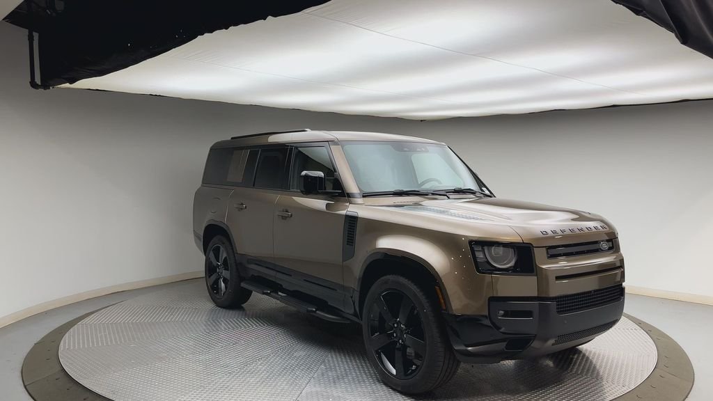 New 2026 Gondwana Stone Metallic Land Rover X-Dynamic SE image 8