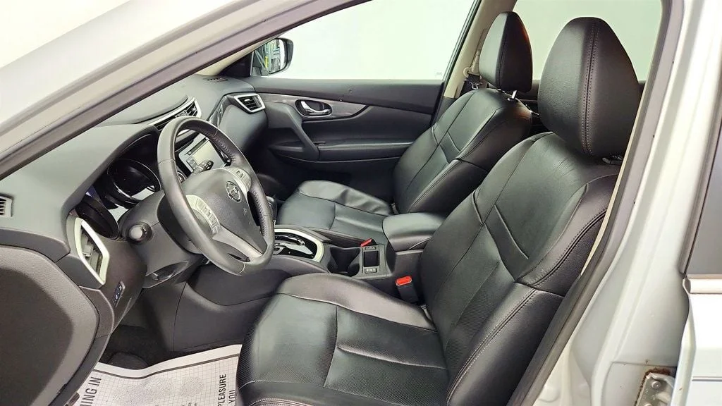 Used 2016 Brilliant Silver Nissan AWD 4dr SL w/ Premium Package & Panoramic Moonroof image 20