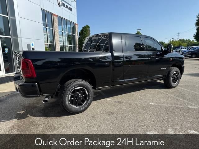New 2025 Diamond Black Crystal Pearl-Coat Exterior Paint RAM Laramie image 5