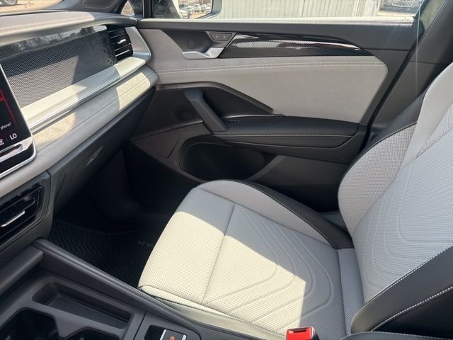 New 2026 Avocado Green W/Deep Black Roof Volkswagen 2.0T SE R-Line Black image 29