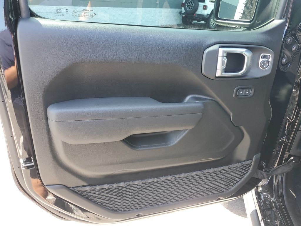 New 2026 Black Clearcoat Jeep Rubicon image 9