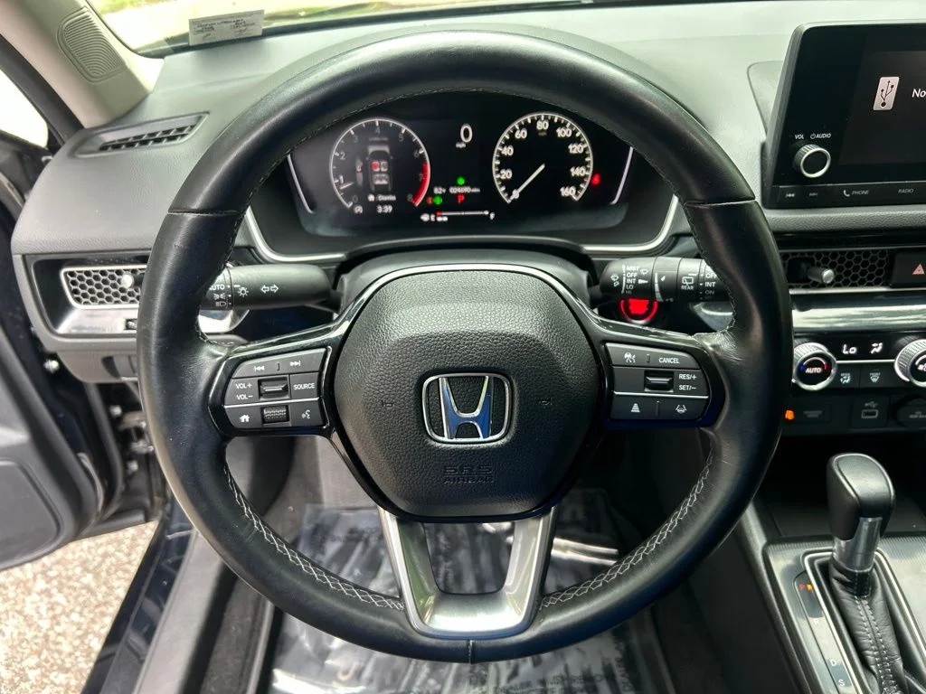 Used 2023 Black Honda EX-L image 21