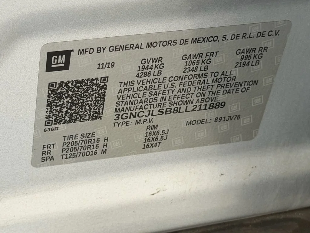 Used 2020 SILVER ICE METALLIC Chevrolet LT image 19