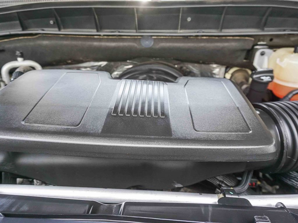 Used 2022 Titanium GMC AT4 image 25