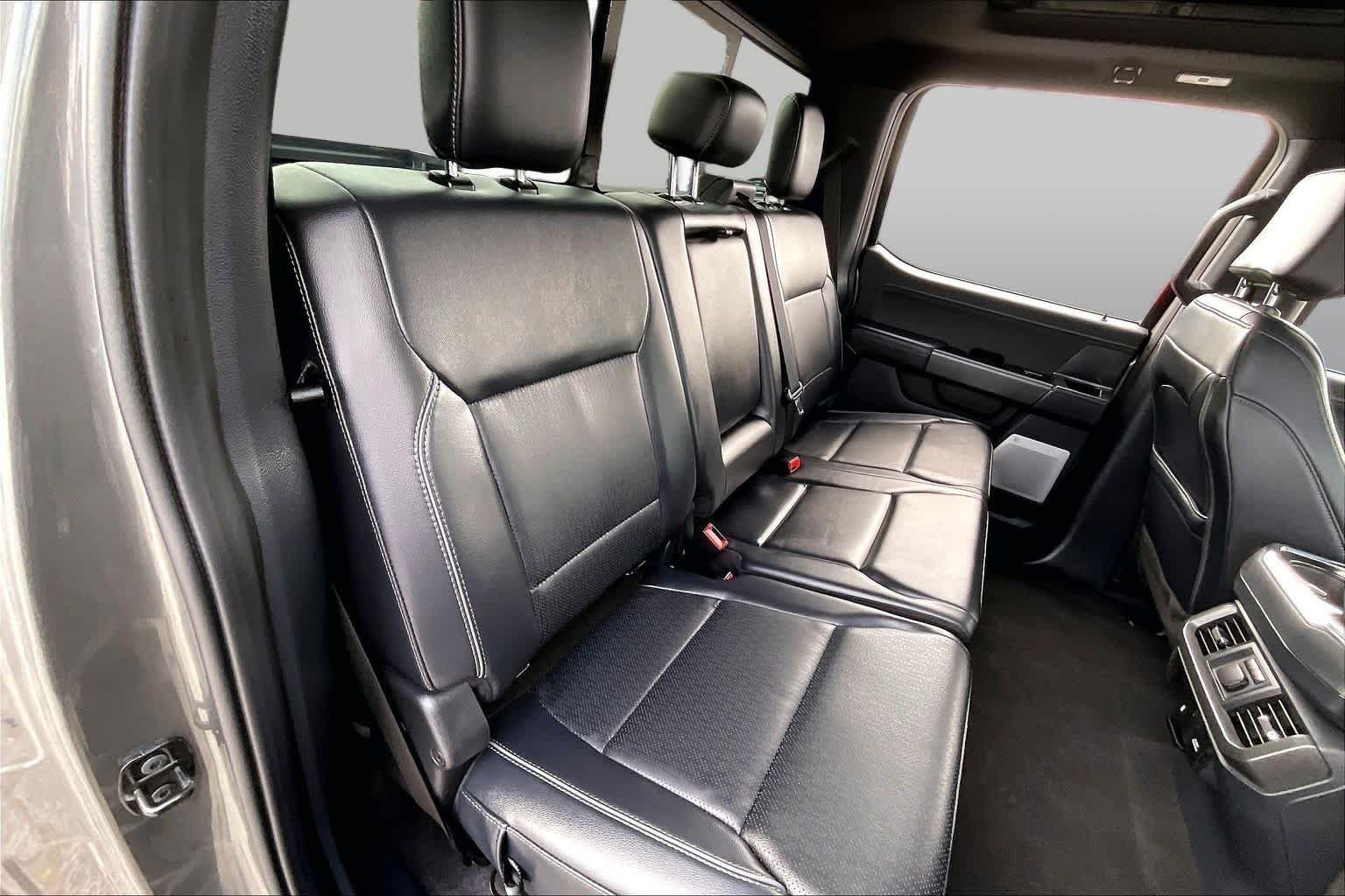 Used 2025 Carbonized Gray Metallic Ford LARIAT image 17