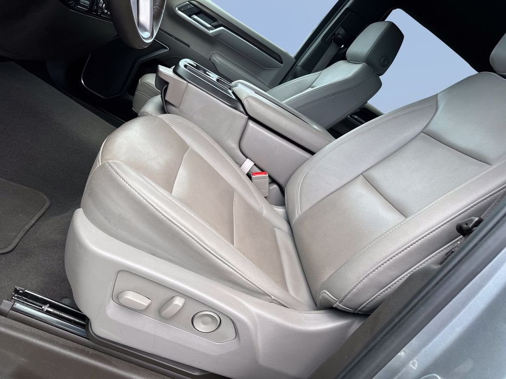 Used 2025 Sterling Metallic GMC SLT image 12