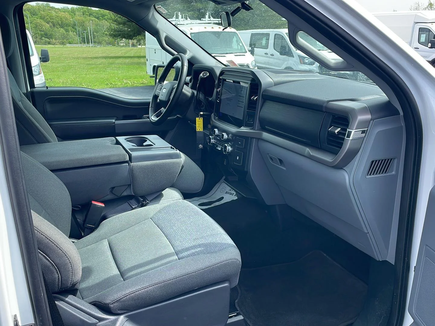 Used 2025 Oxford White Ford XLT image 29