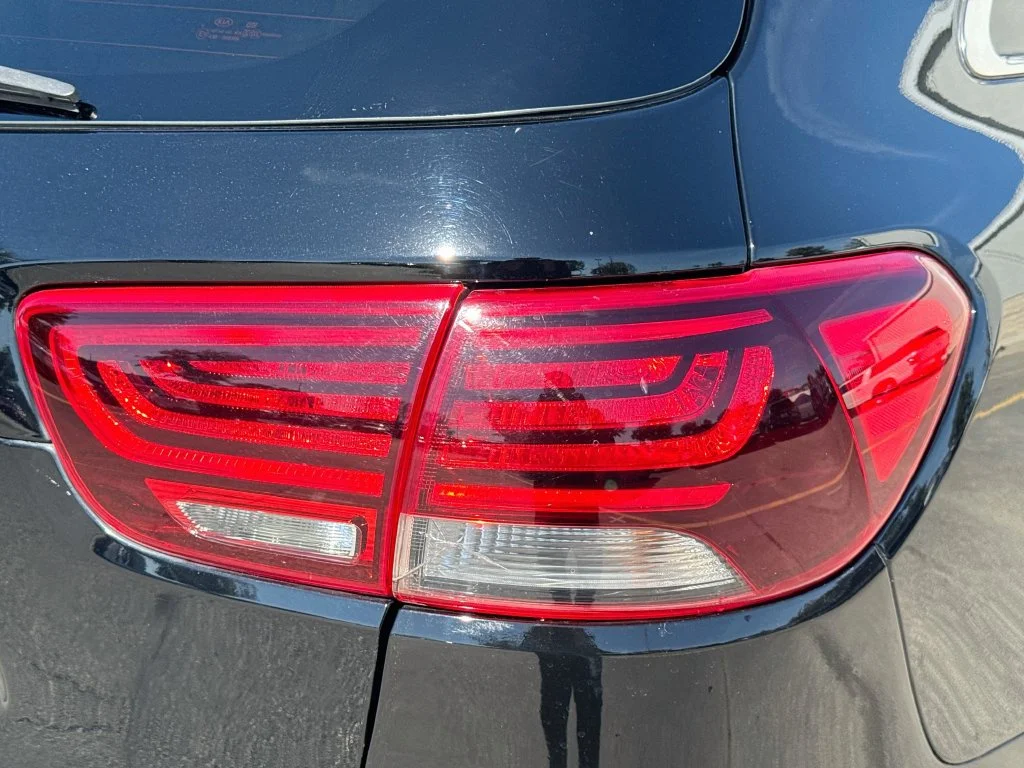 Used 2019 Black Kia L image 30