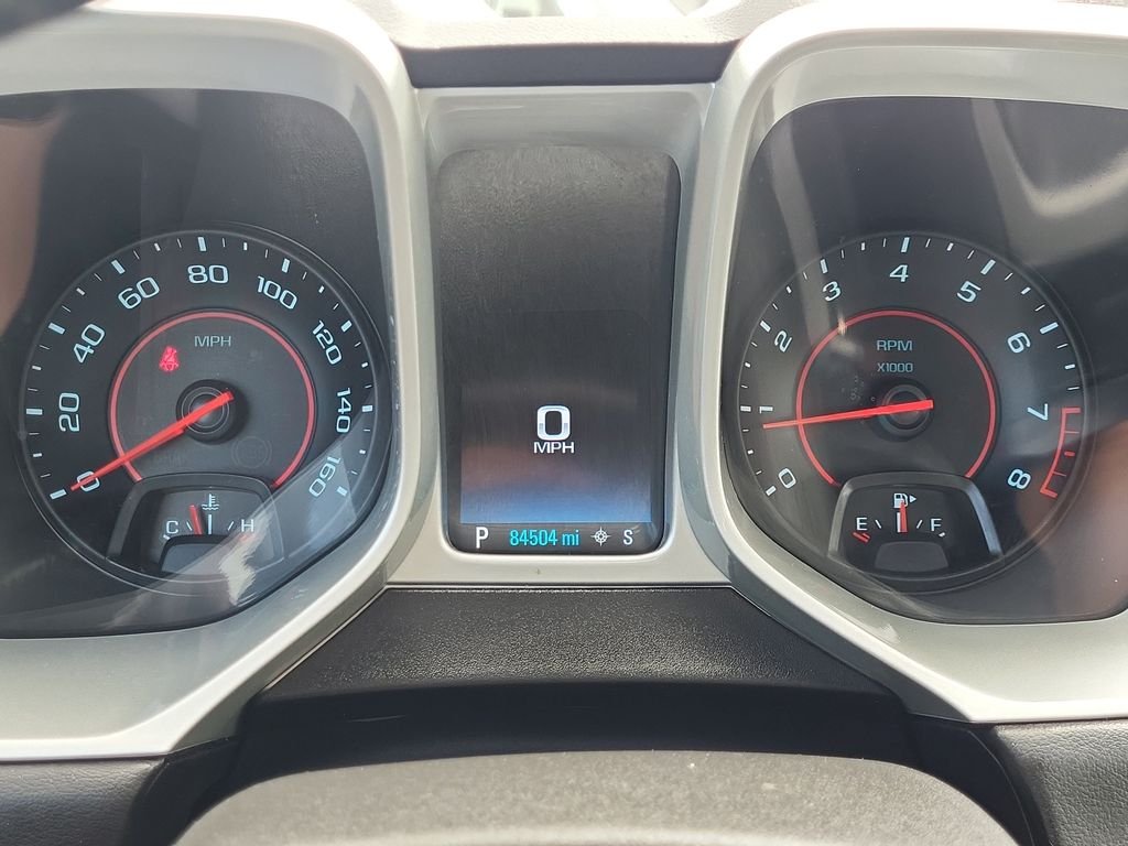 Used 2015 White Chevrolet 2LT image 25