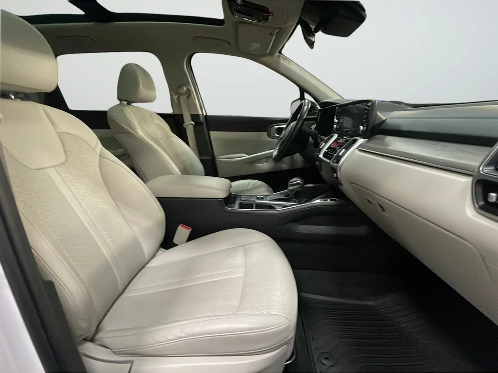 Used 2022 White Kia S X-LINE image 26
