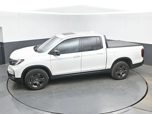 Certified Used 2026 Platinum White Pearl Honda TrailSport image 34