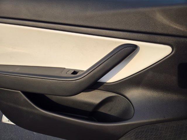 Used 2021 White Tesla Long Range image 17