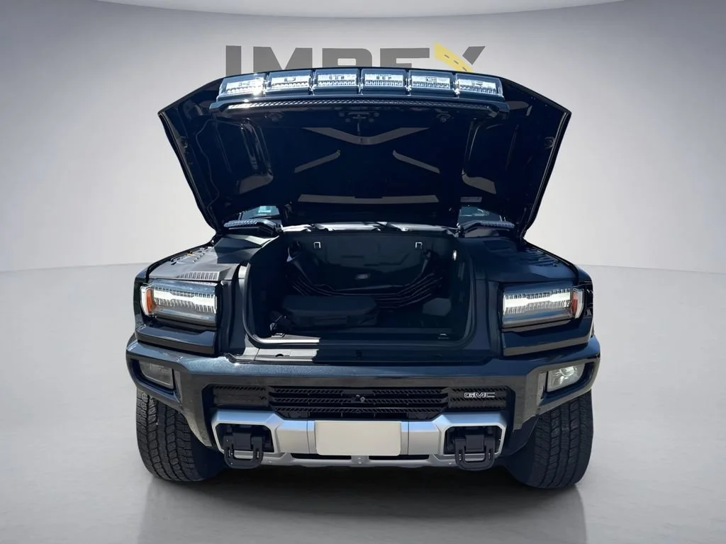 Used 2025 Void Black GMC 2X image 34